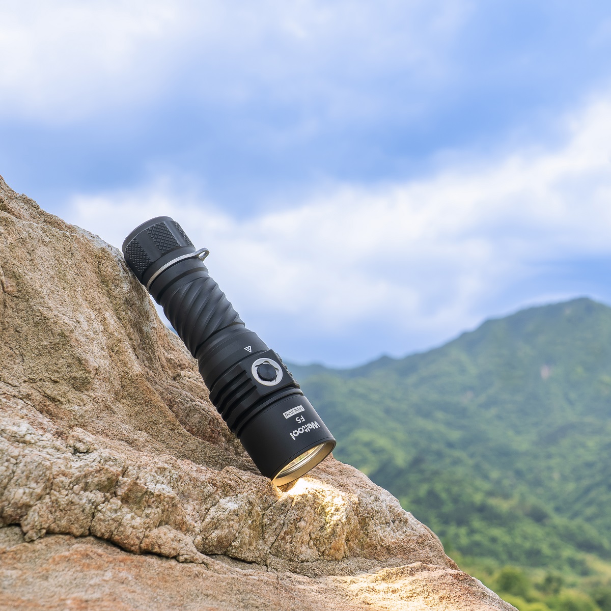 Weltool F5  Little King LED flashlight