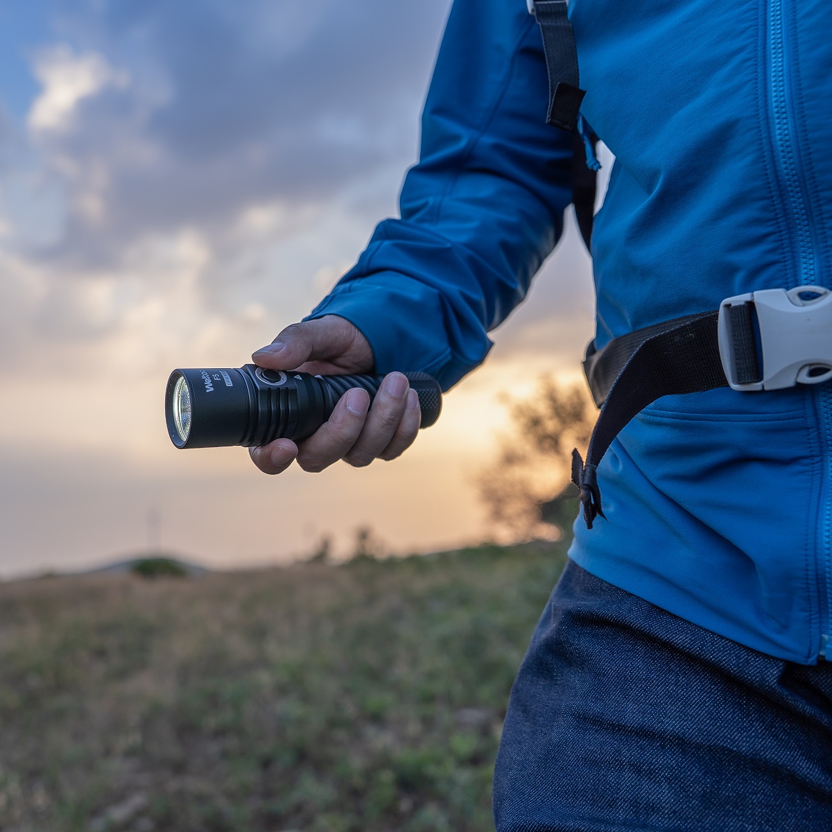 Weltool F5  Little King LED flashlight