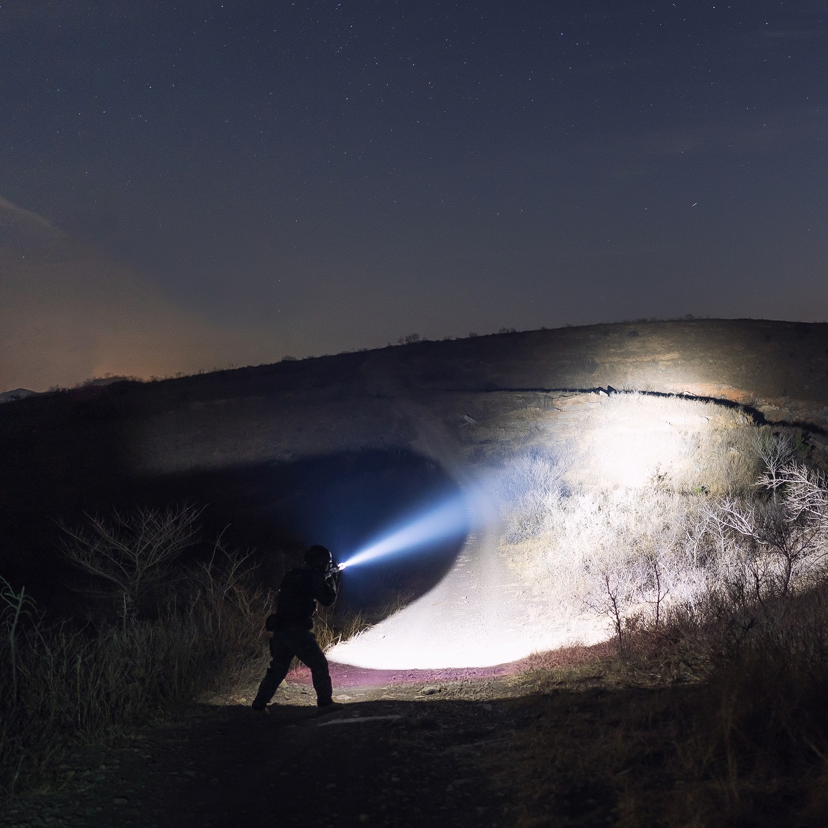 Weltool W65B V2 Rifle rail mounting light