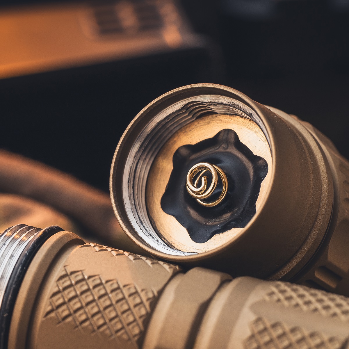 Weltool W15 “Flying Divinity” LEP tactical flashlight